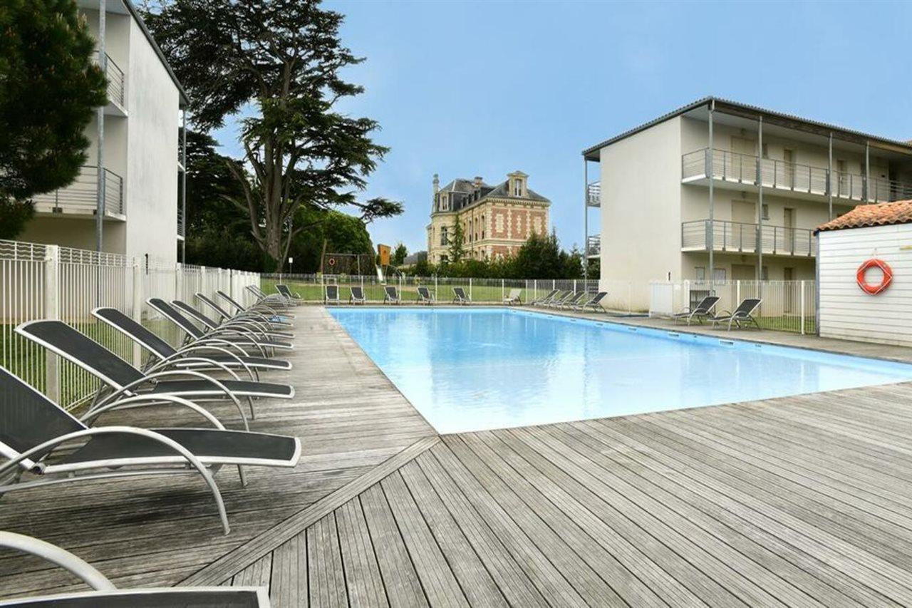 Vacanceole - Le Domaine Du Chateau - La Rochelle / Ile De Re Lagord Exterior foto