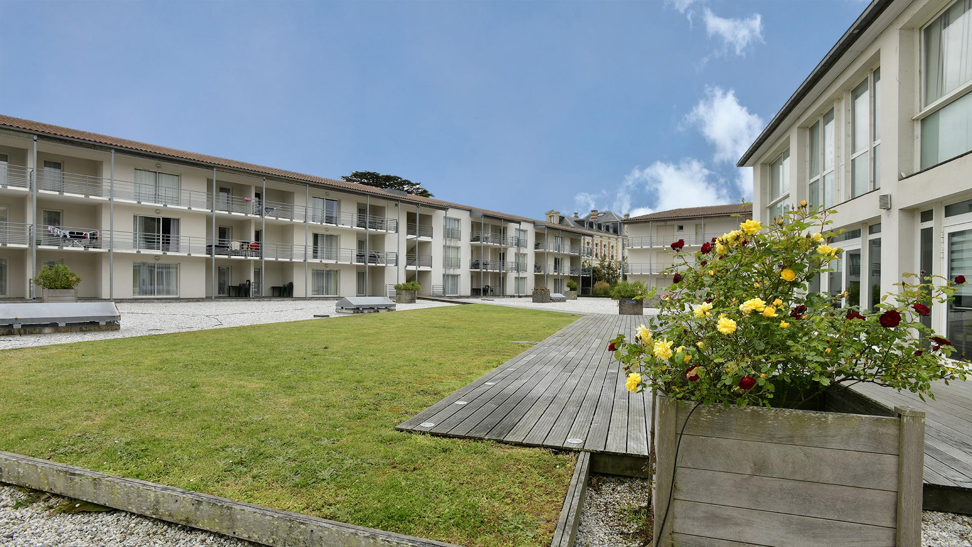 Vacanceole - Le Domaine Du Chateau - La Rochelle / Ile De Re Lagord Exterior foto